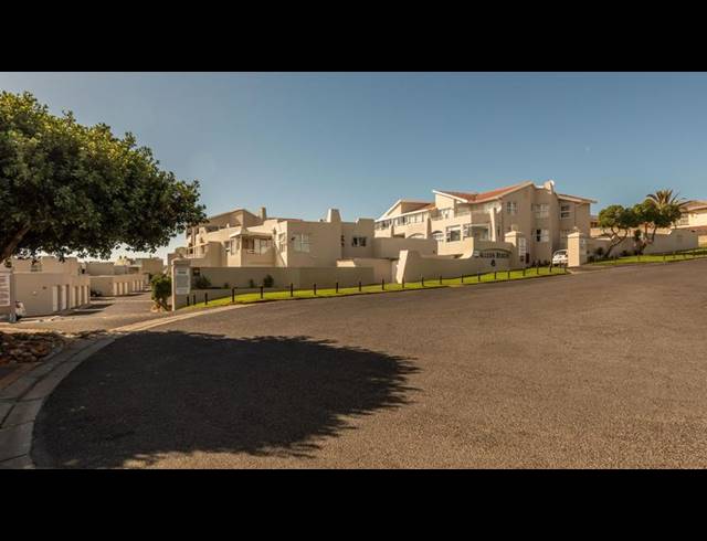 3 BEDROOM APARTMENT FOR SALE IN VAN RIEBEECKSTRAND